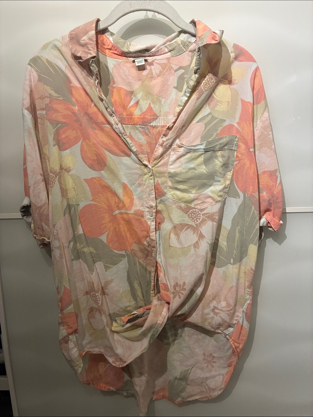 aerie Peach & Cream Floral Button-Down Short Sleeve Shirt